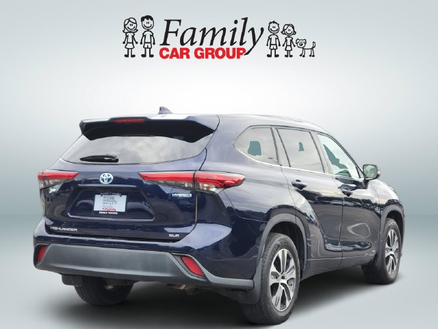 Certified 2022 Toyota Highlander XLE AWD/4WD image 4