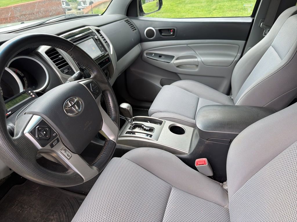 Used 2015 Toyota Tacoma 4x4 Access Cab V6 w/ TRD Off-Road Package image 23