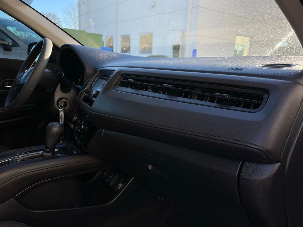 Certified 2017 Honda HR-V LX image 30