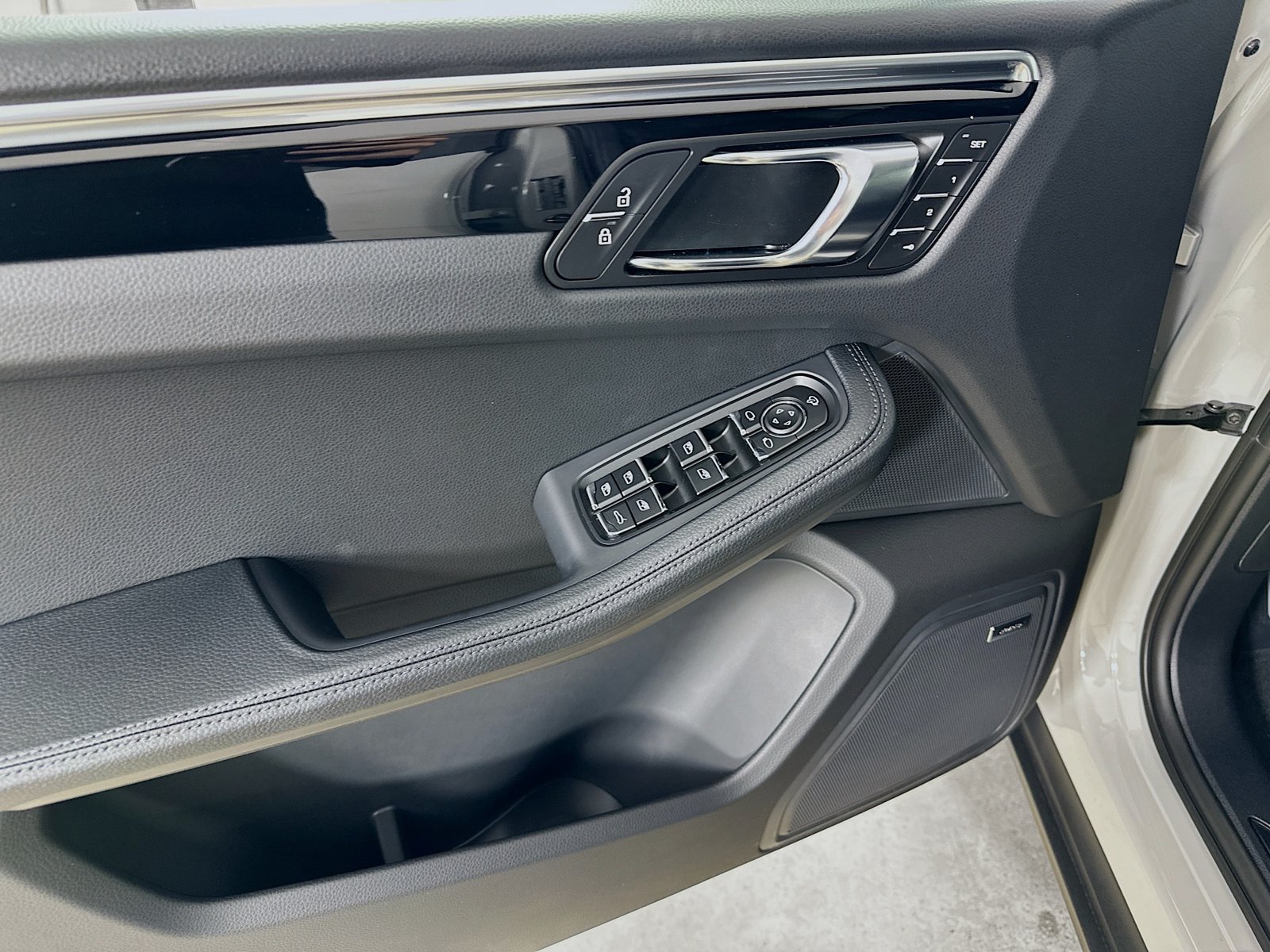 New 2026 Porsche Macan AWD/4WD image 15