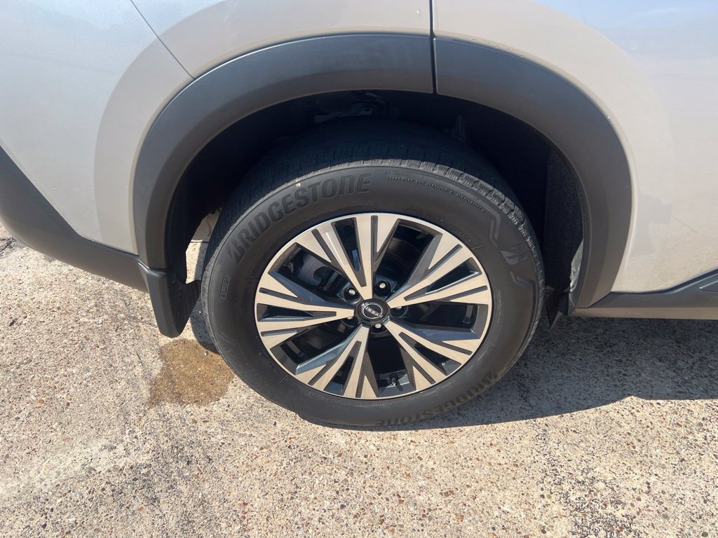 Used 2023 Nissan Rogue SV AWD/4WD image 34