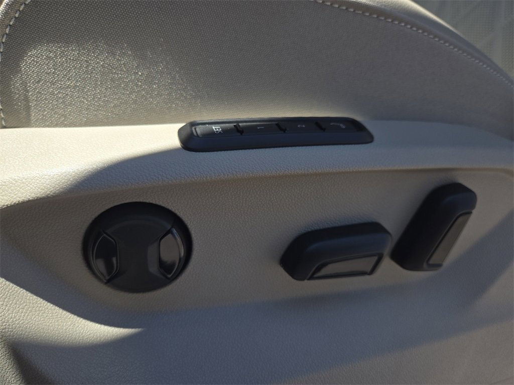 New 2025 Volkswagen Atlas SEL Premium R-Line image 19