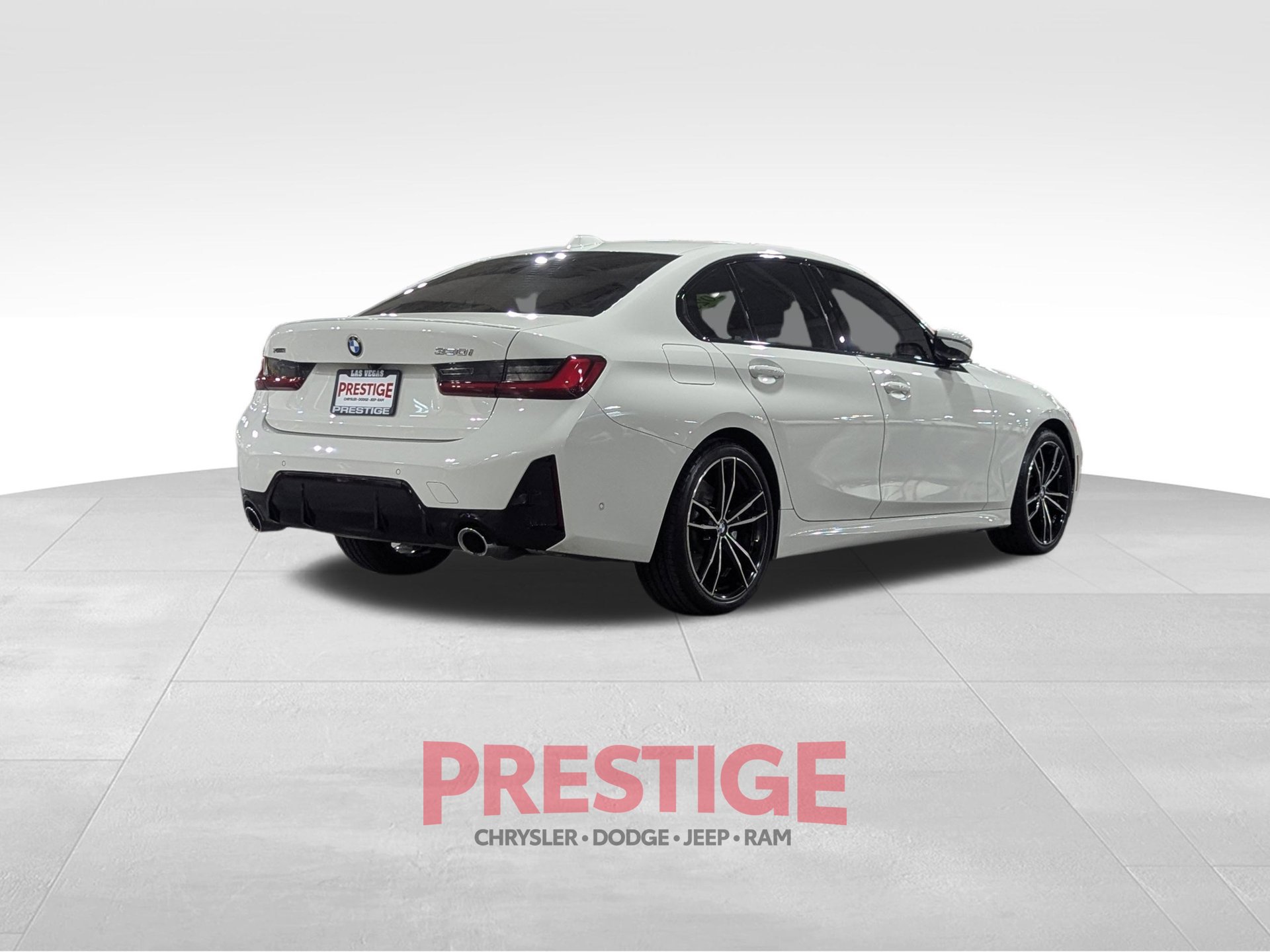 Used 2023 BMW 330i xDrive Sedan w/ M Sport Package AWD/4WD image 9