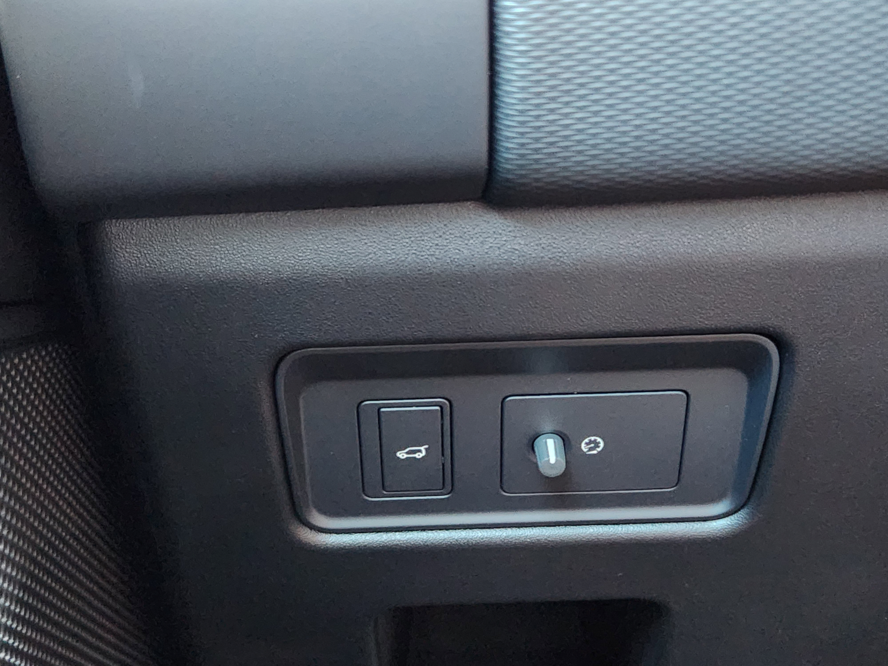 New 2025 Land Rover Discovery Dynamic SE AWD/4WD image 17