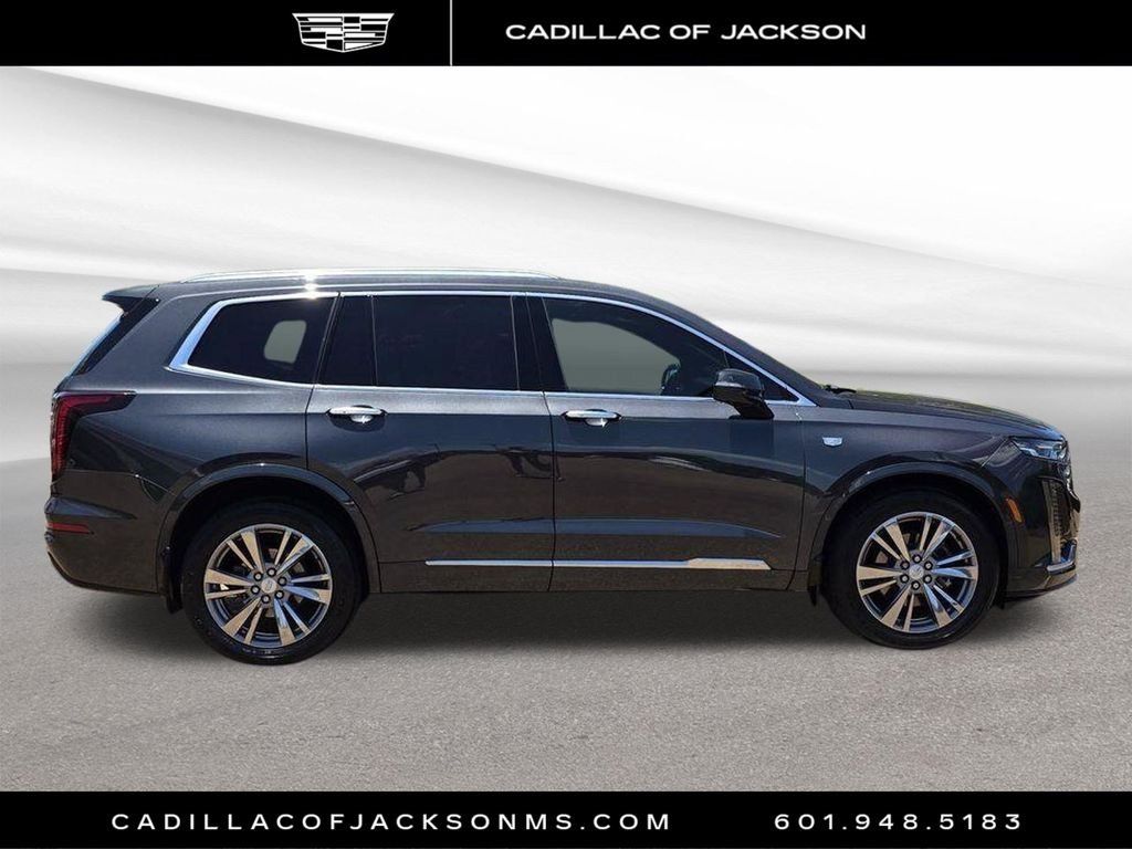 Certified 2022 Cadillac XT6 Premium Luxury w/ Technology Package AWD/4WD image 4