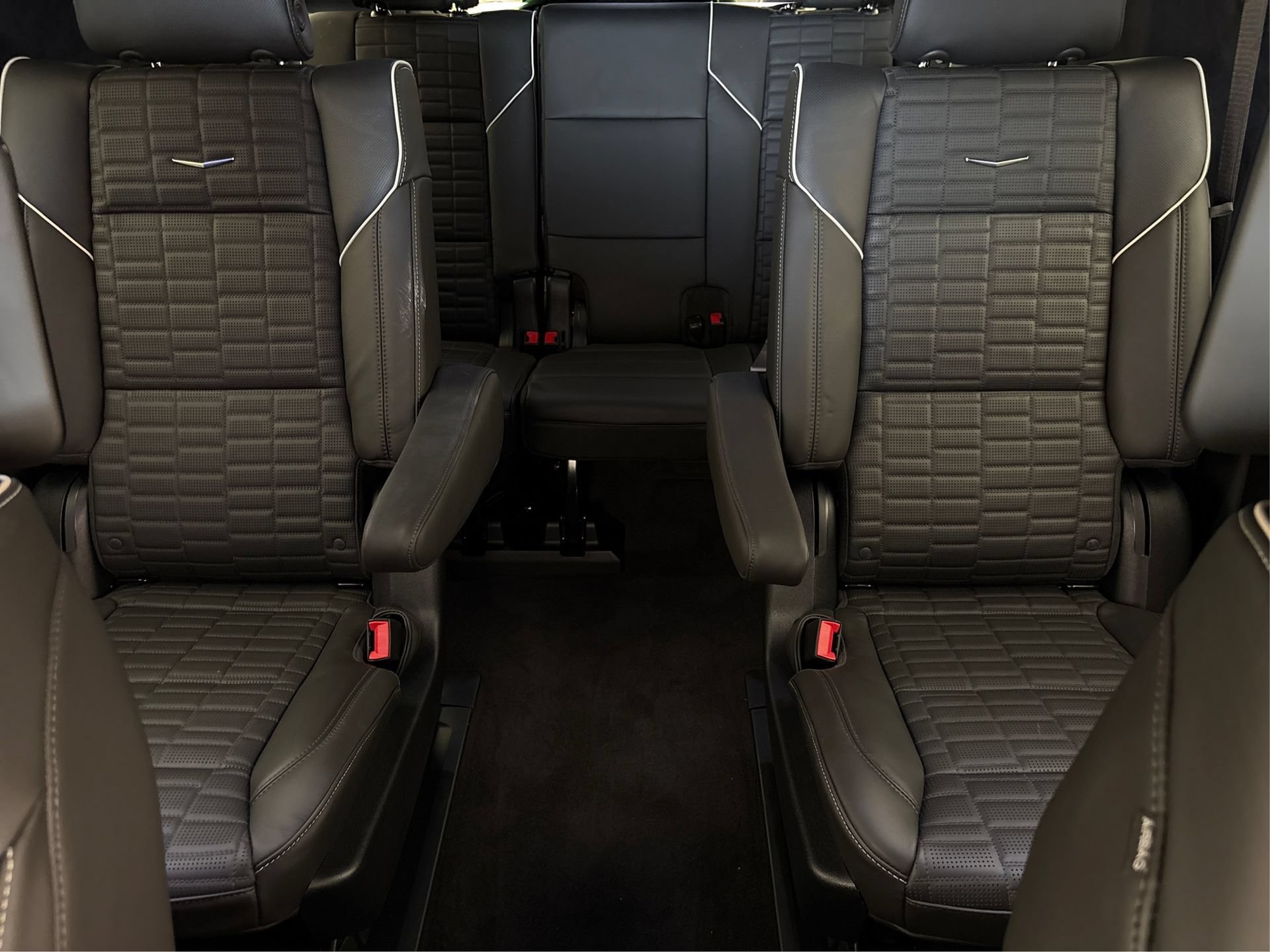 New 2025 Cadillac Escalade ESV Sport Platinum AWD/4WD image 17