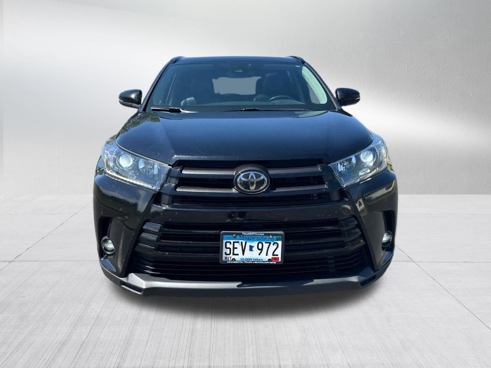 Used 2019 Toyota Highlander SE AWD/4WD image 2