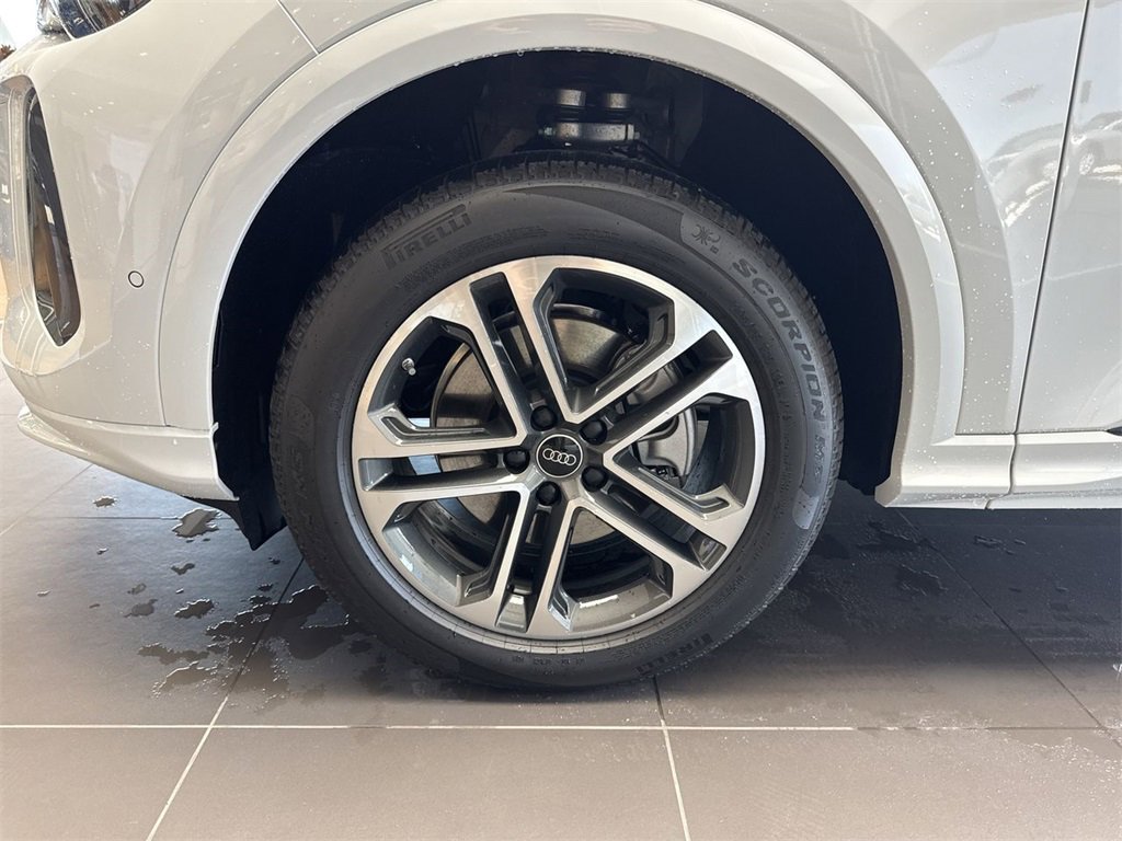New 2025 Audi Q5 Premium Plus image 10