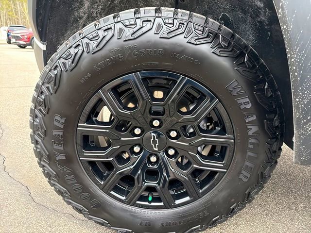 Used 2025 Chevrolet Colorado Trail Boss image 16