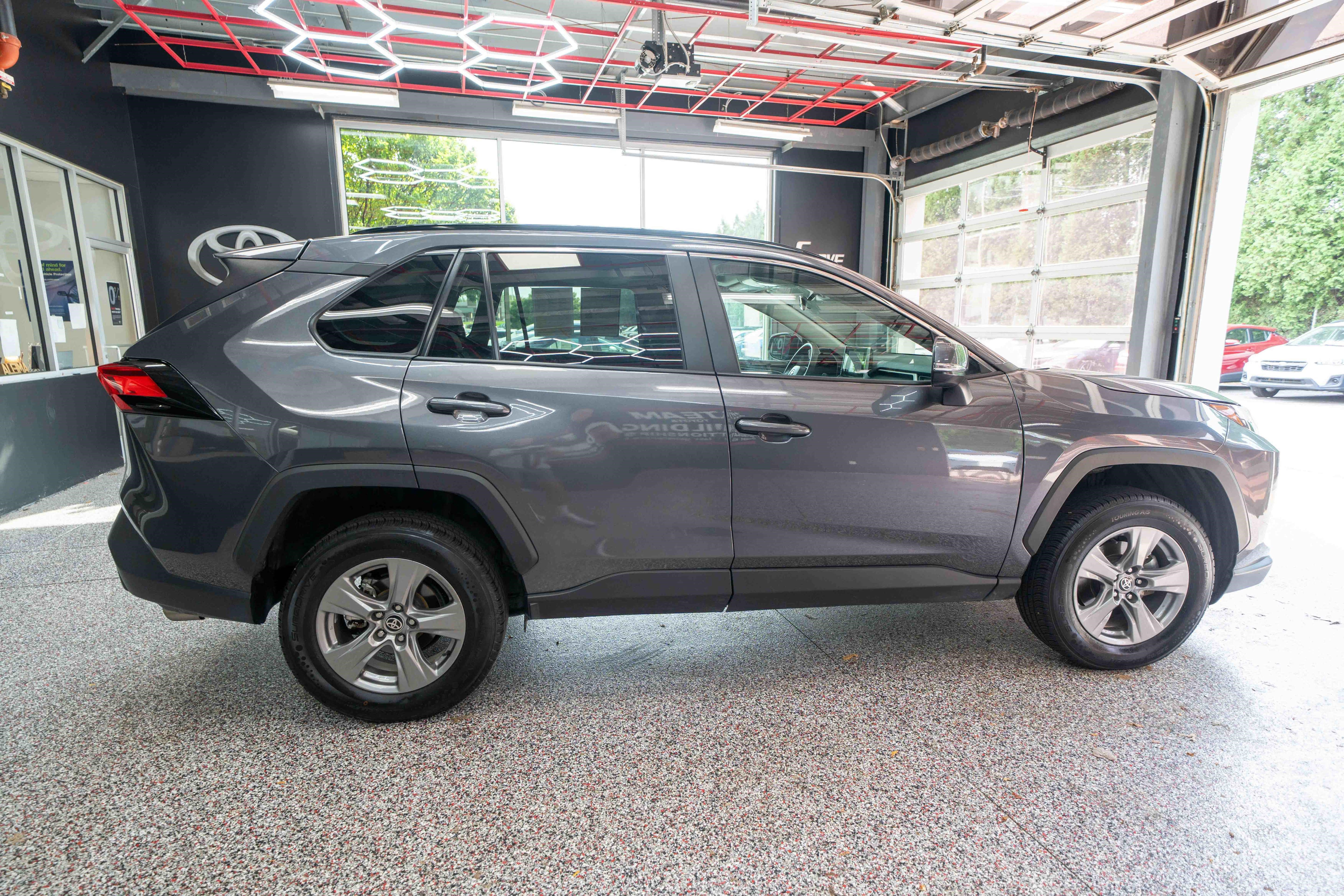 Used 2024 Toyota RAV4 XLE w/ Convenience Package AWD/4WD image 4