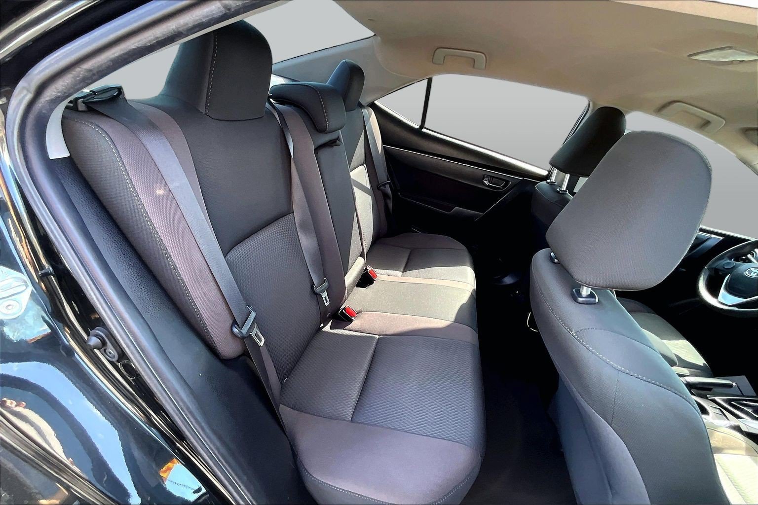Used 2019 Toyota Corolla LE FWD image 29