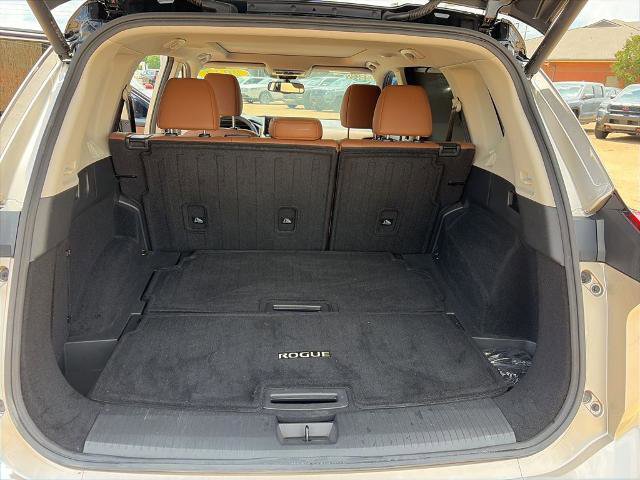 Certified 2024 Nissan Rogue Platinum w/ Platinum Premium Package FWD image 10