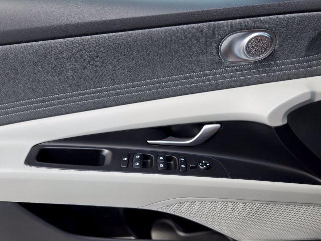 New 2026 Hyundai Elantra SEL Sport FWD image 14