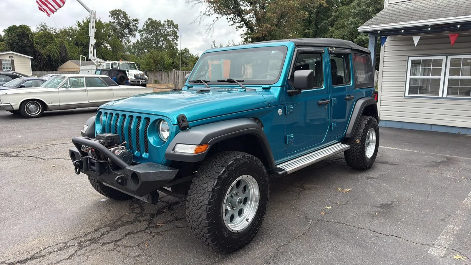 Used 2020 Jeep Wrangler Unlimited Sport AWD/4WD image 2