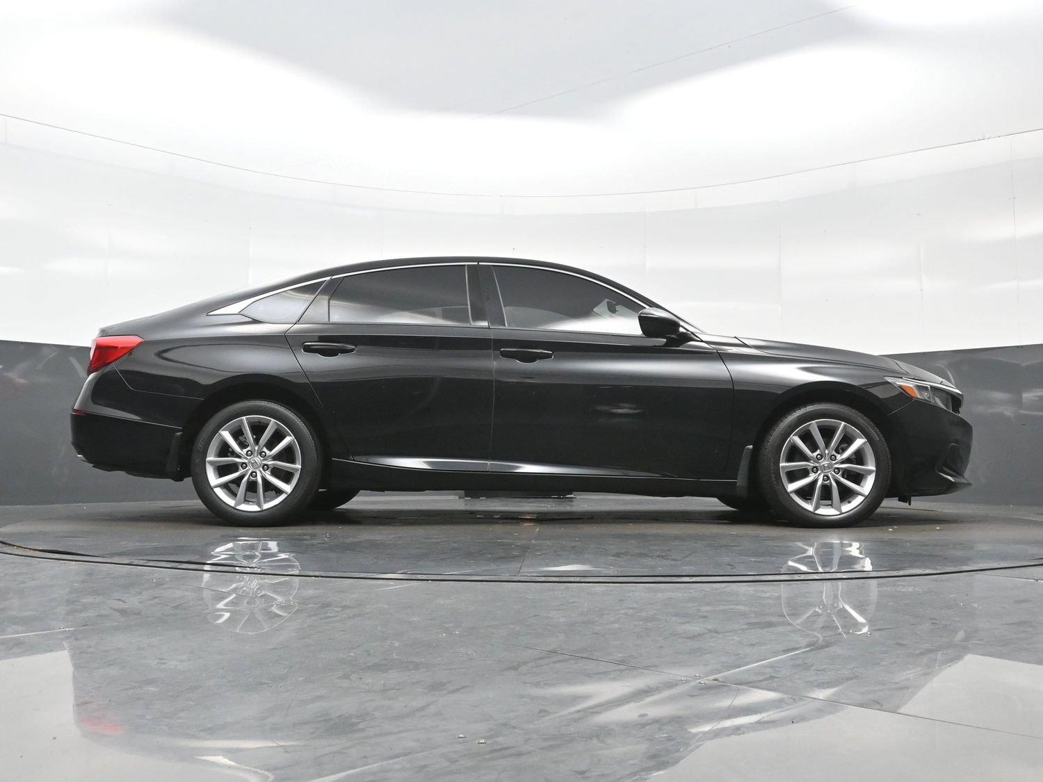 Used 2022 Honda Accord LX image 32