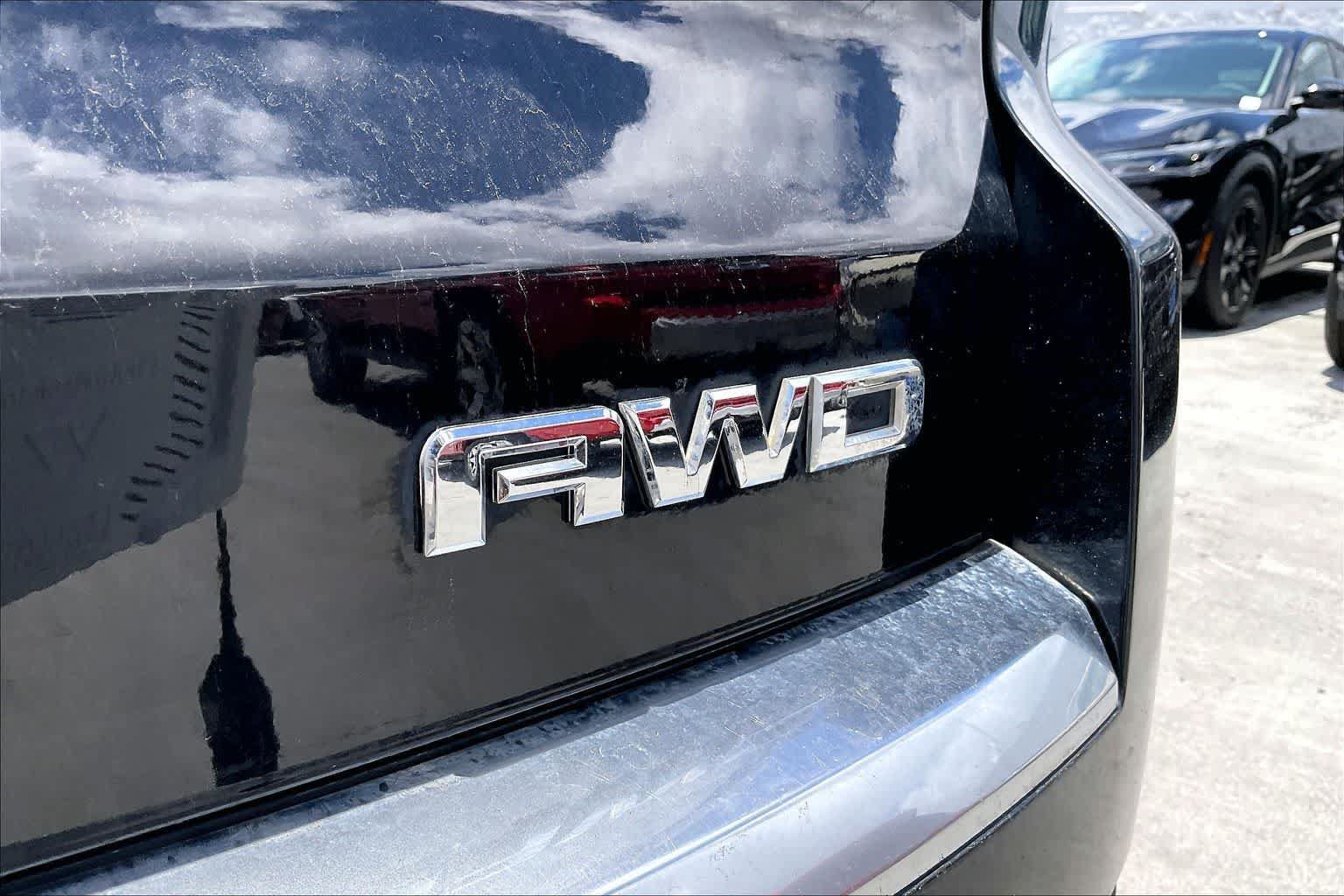 Used 2017 GMC Acadia Limited SLT AWD/4WD image 7