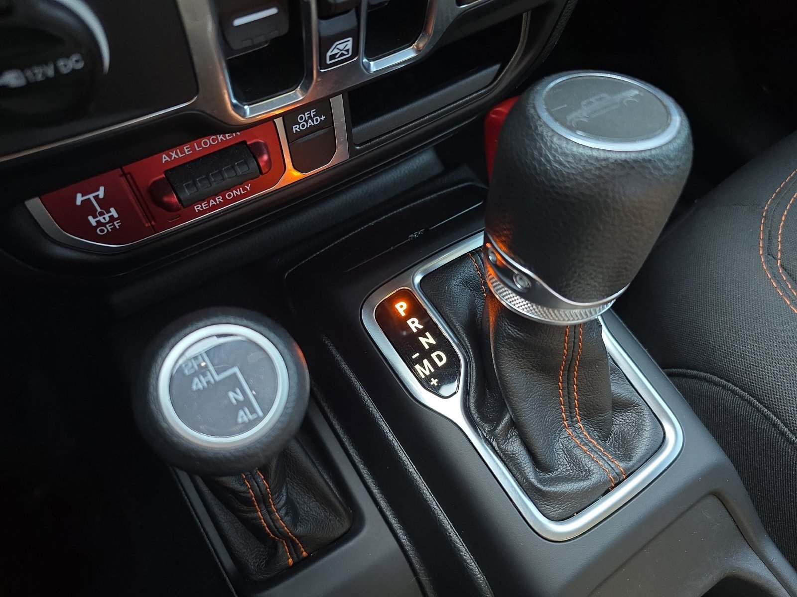 Used 2023 Jeep Gladiator Mojave AWD/4WD image 28