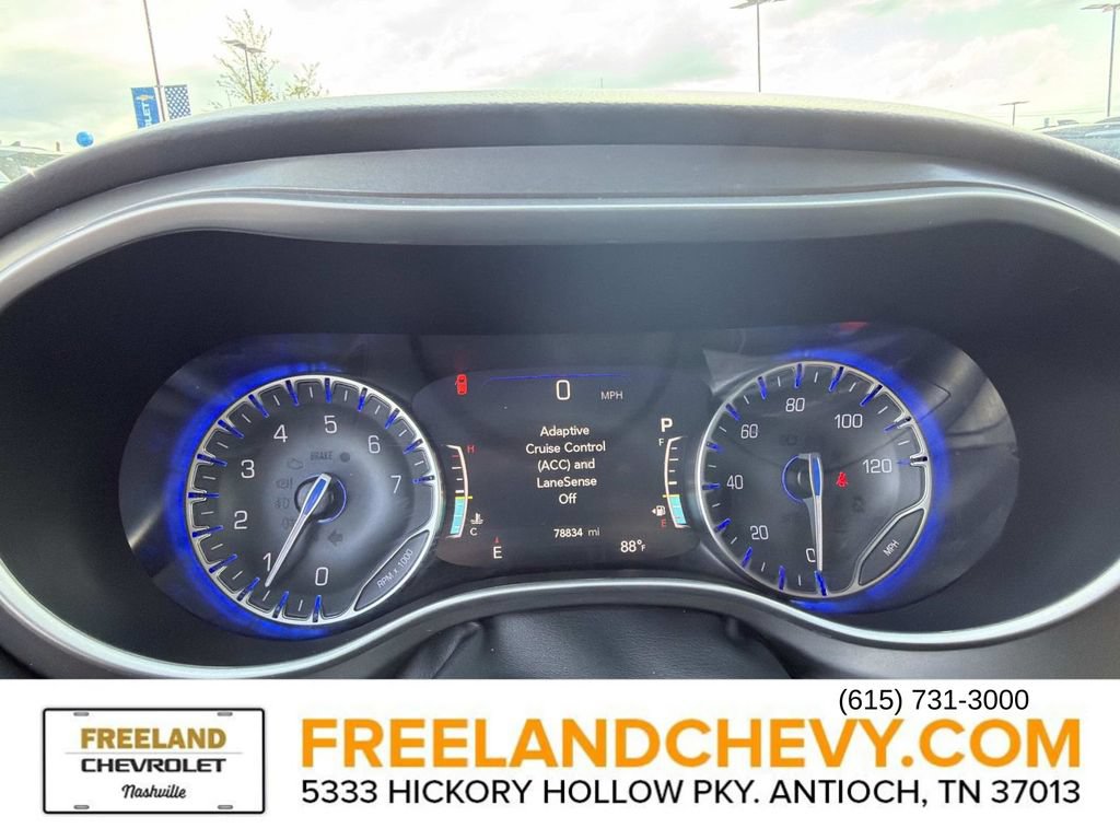 Used 2023 Chrysler Pacifica Touring-L FWD image 29