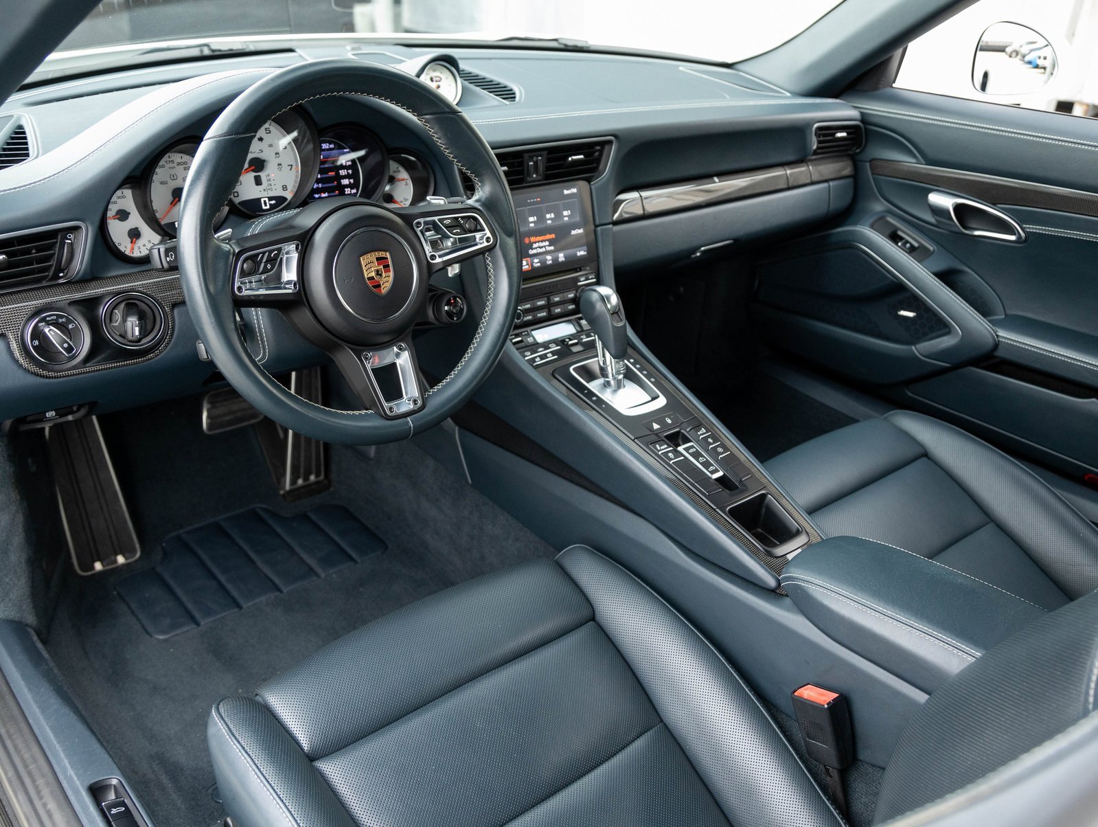 Used 2019 Porsche 911 Turbo S image 4