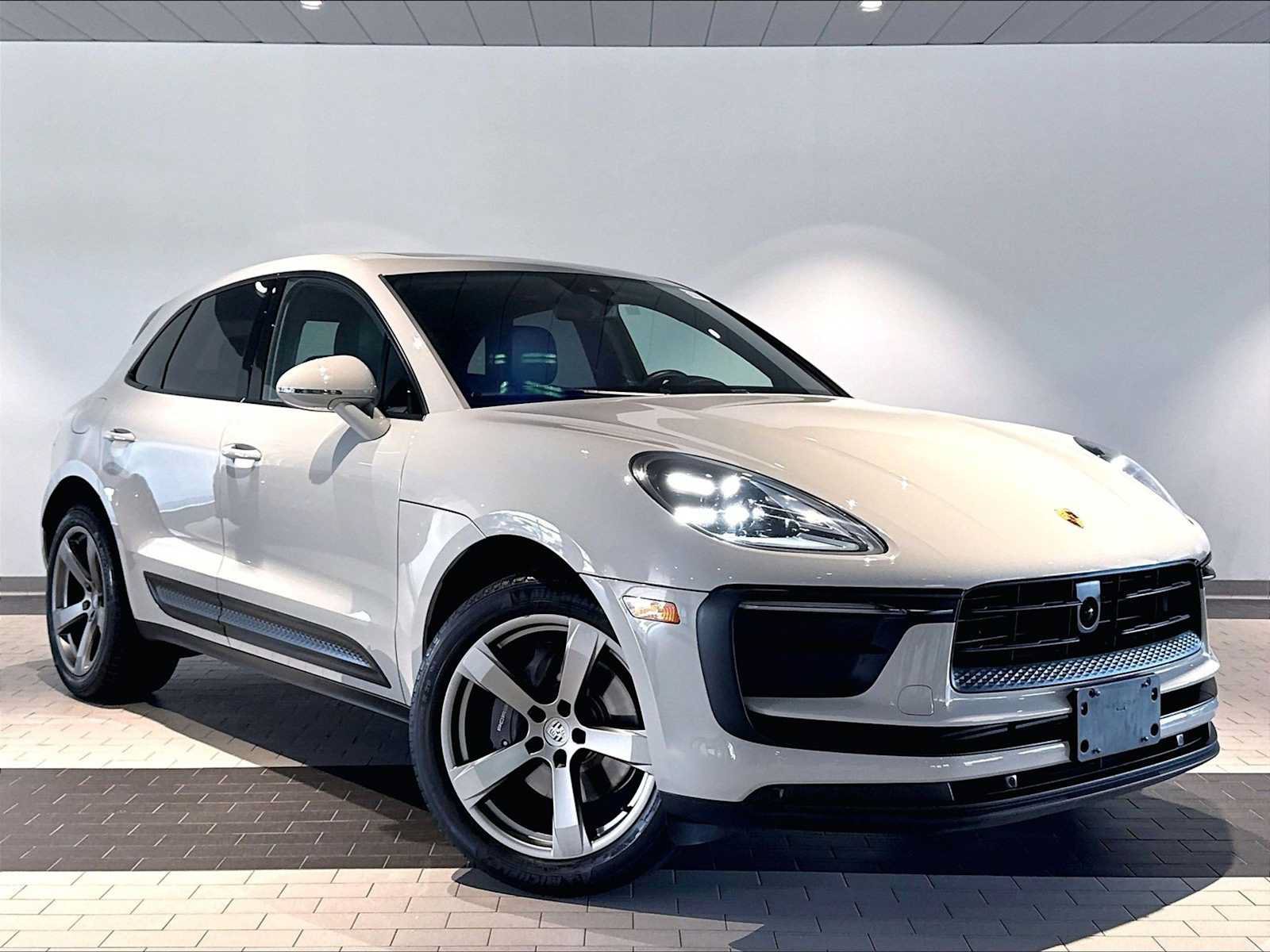 Used 2023 Porsche Macan AWD/4WD image 12
