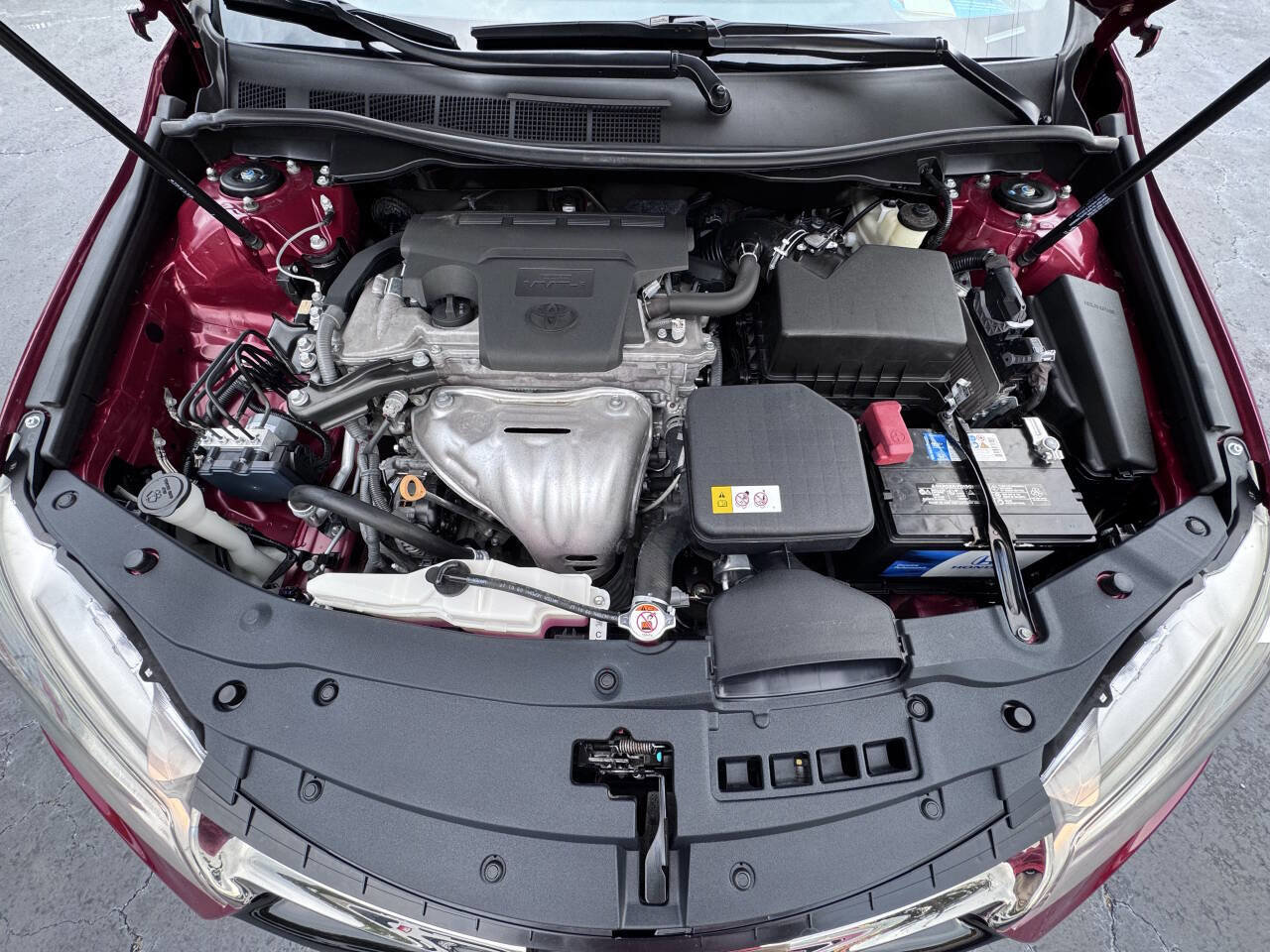 Used 2017 Toyota Camry SE image 36