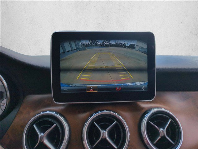 Used 2016 Mercedes-Benz GLA 250 image 13