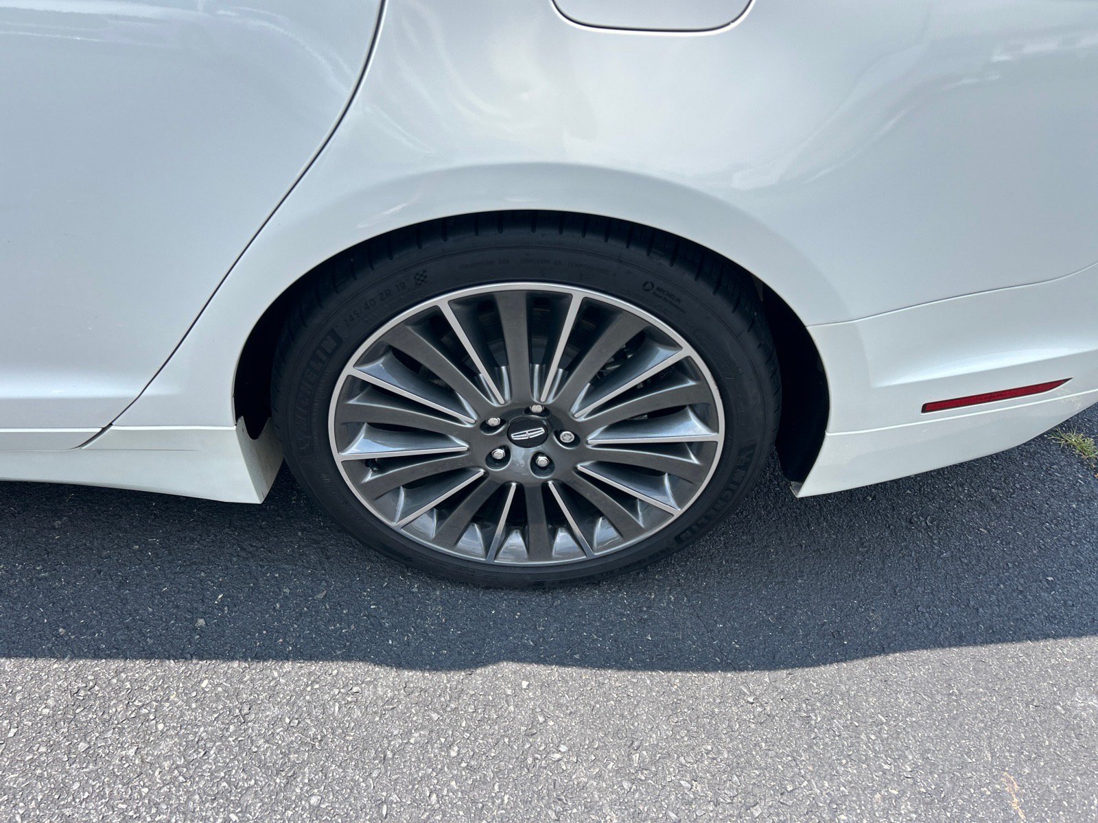 Used 2013 Lincoln MKZ AWD image 29