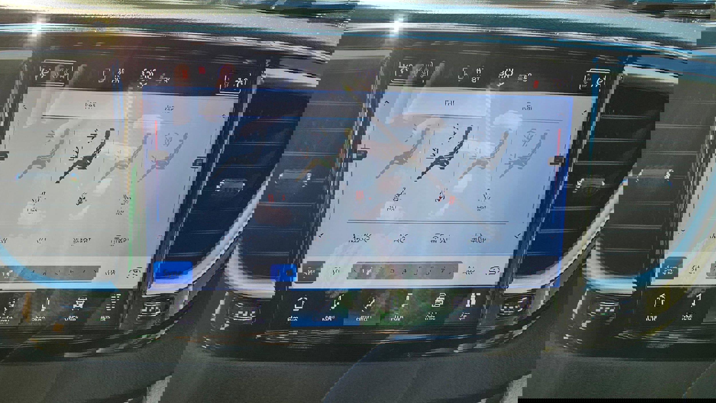 Used 2024 Chrysler Pacifica Touring-L image 32