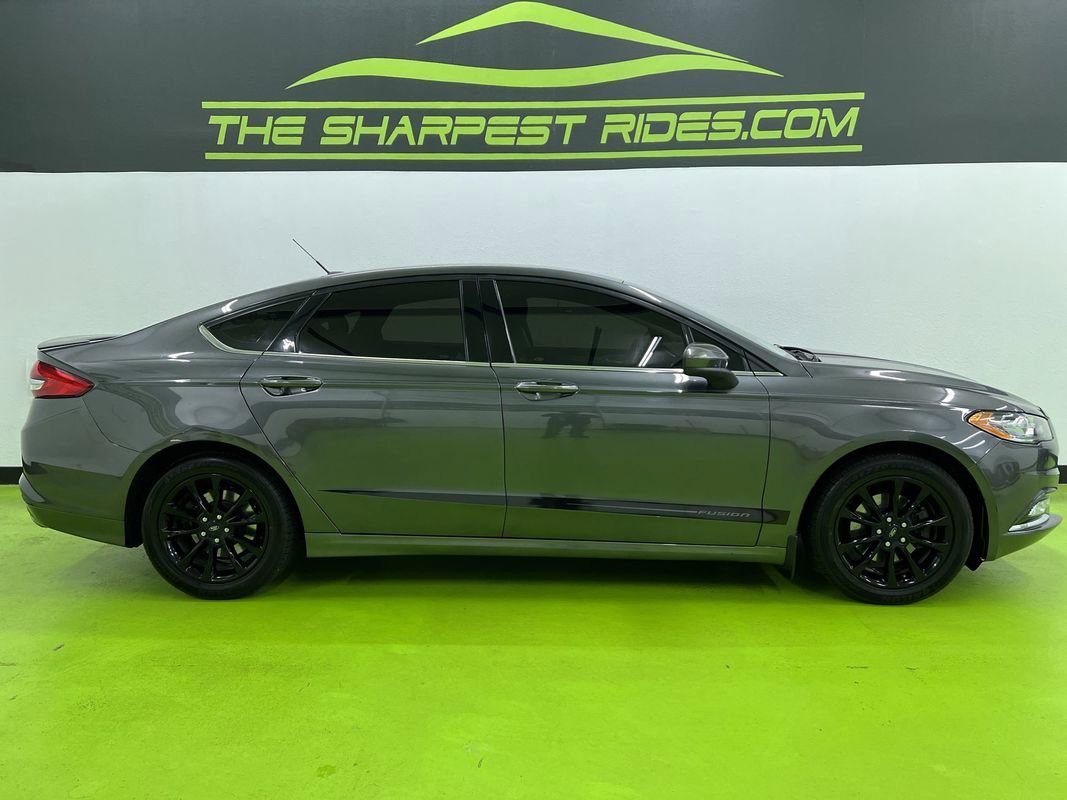 Used 2017 Ford Fusion SE FWD image 11