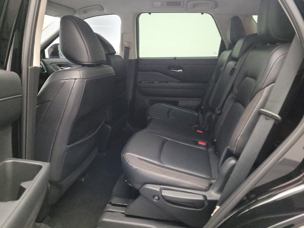 Used 2022 Nissan Pathfinder SL w/ SL Black Package FWD image 18