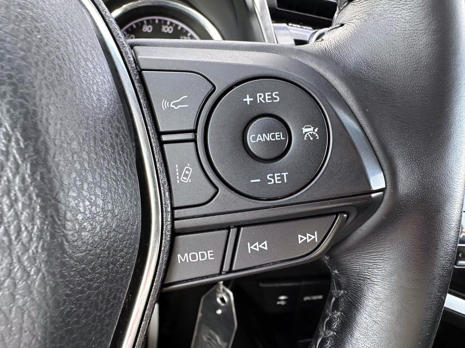 Used 2019 Toyota Camry SE FWD image 17