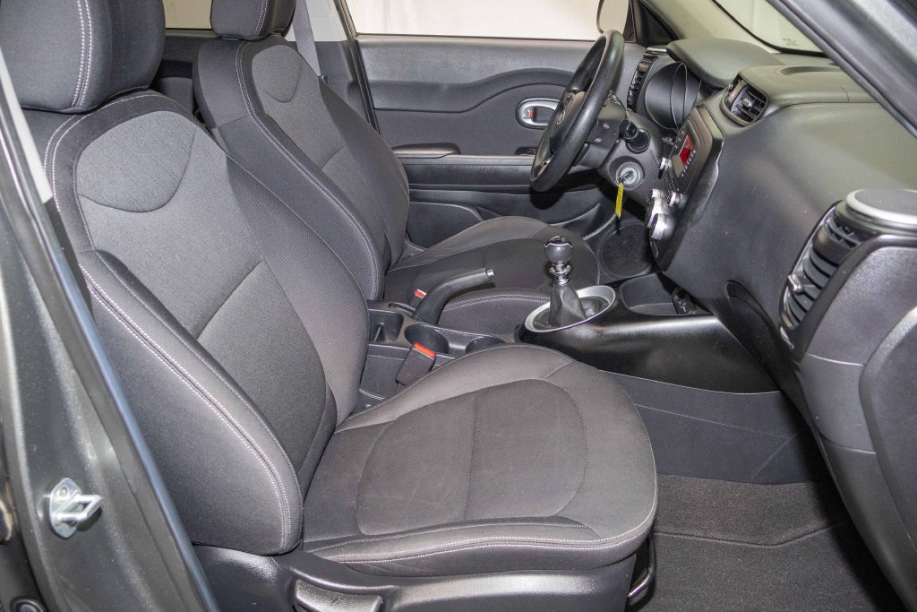 Used 2014 Kia Soul FWD image 16