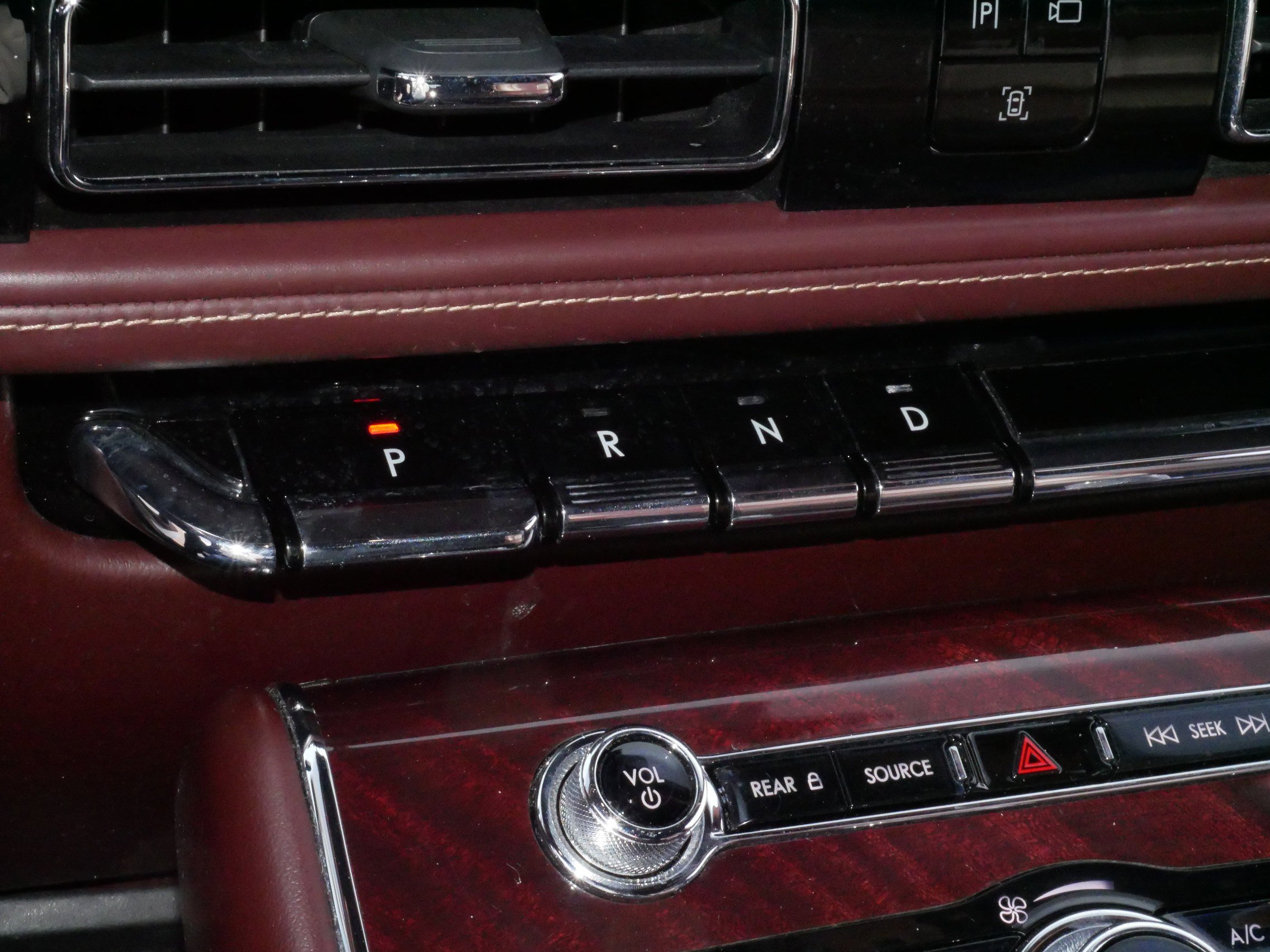 Used 2022 Lincoln Aviator Black Label w/ Dynamic Handling Package AWD/4WD image 24