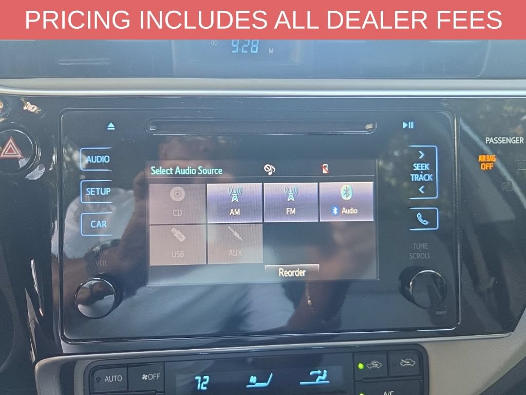 Used 2017 Toyota Corolla LE w/ Carpet Mat Package (TMS) FWD image 6