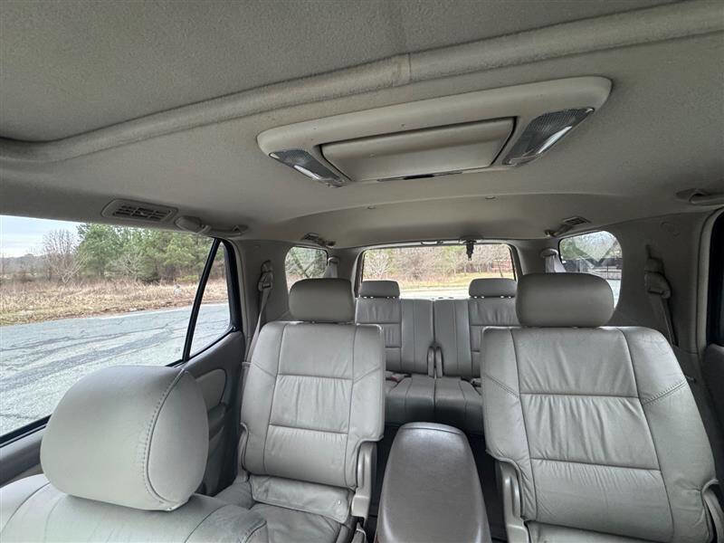 Used 2005 Toyota Sequoia Limited image 31