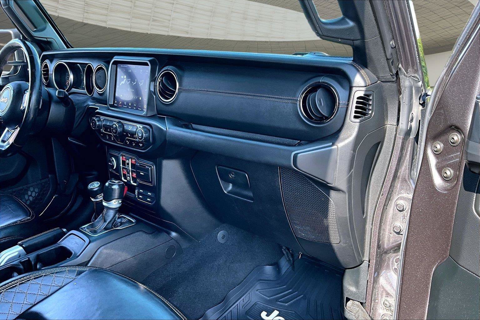 Used 2021 Jeep Wrangler Unlimited Sahara AWD/4WD image 34