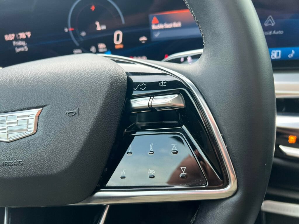 Used 2024 Cadillac Lyriq Luxury AWD/4WD image 20