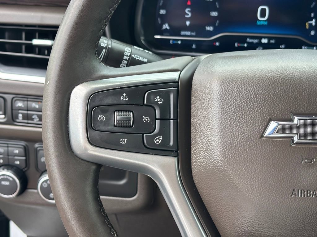 Certified 2023 Chevrolet Suburban Z71 w/ Luxury Package AWD/4WD image 18