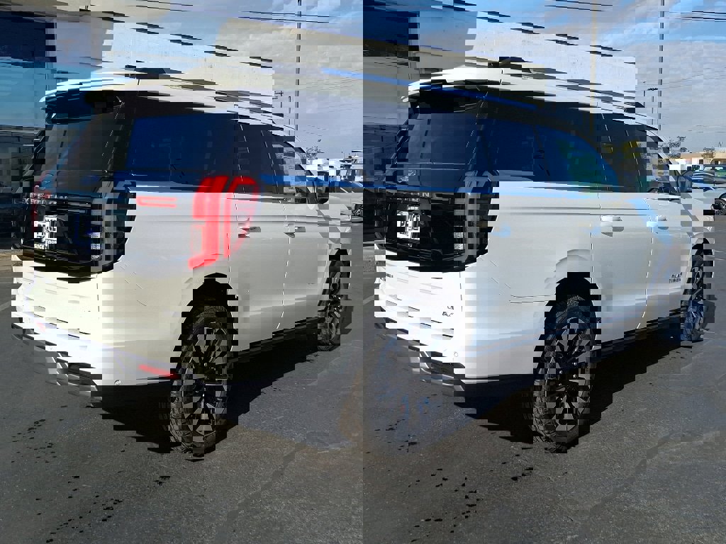 New 2025 Ford Expedition Max Platinum w/ Driver's Package image 26