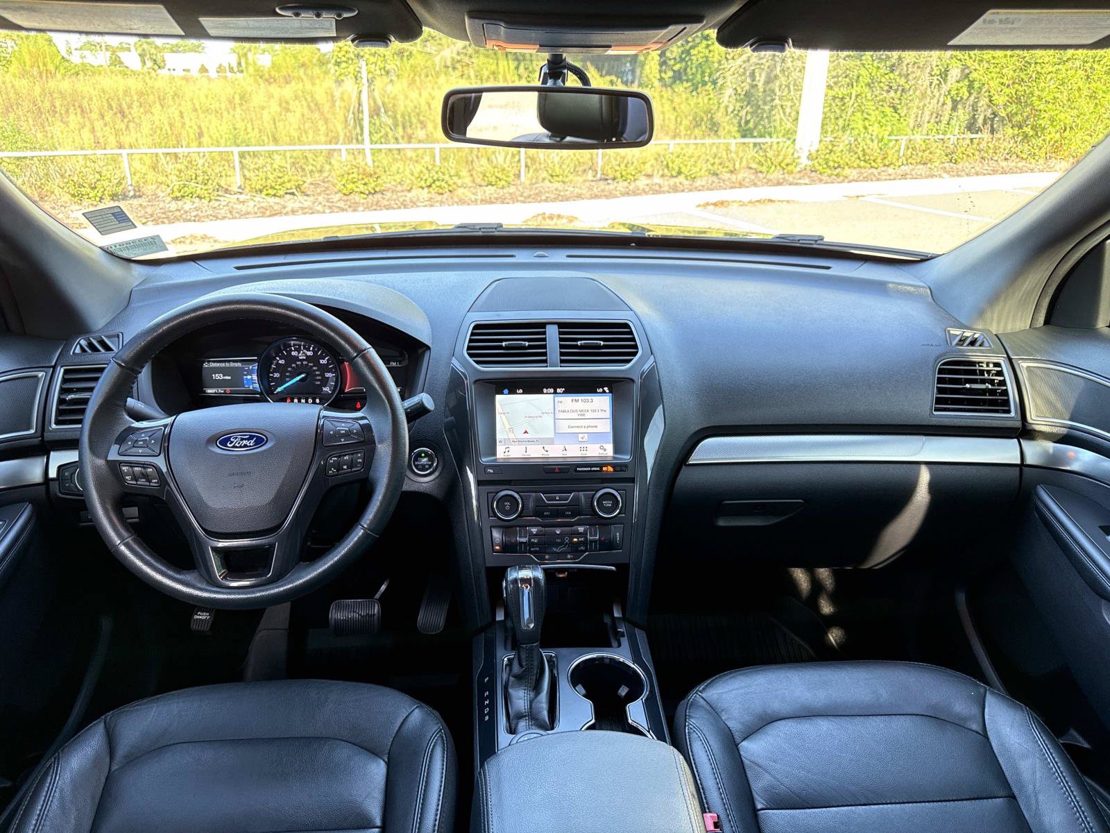 Used 2018 Ford Explorer XLT w/ Equipment Group 202A AWD/4WD image 13