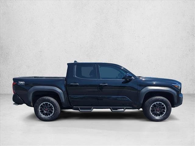 Certified 2025 Toyota Tacoma TRD Off-Road AWD/4WD image 4