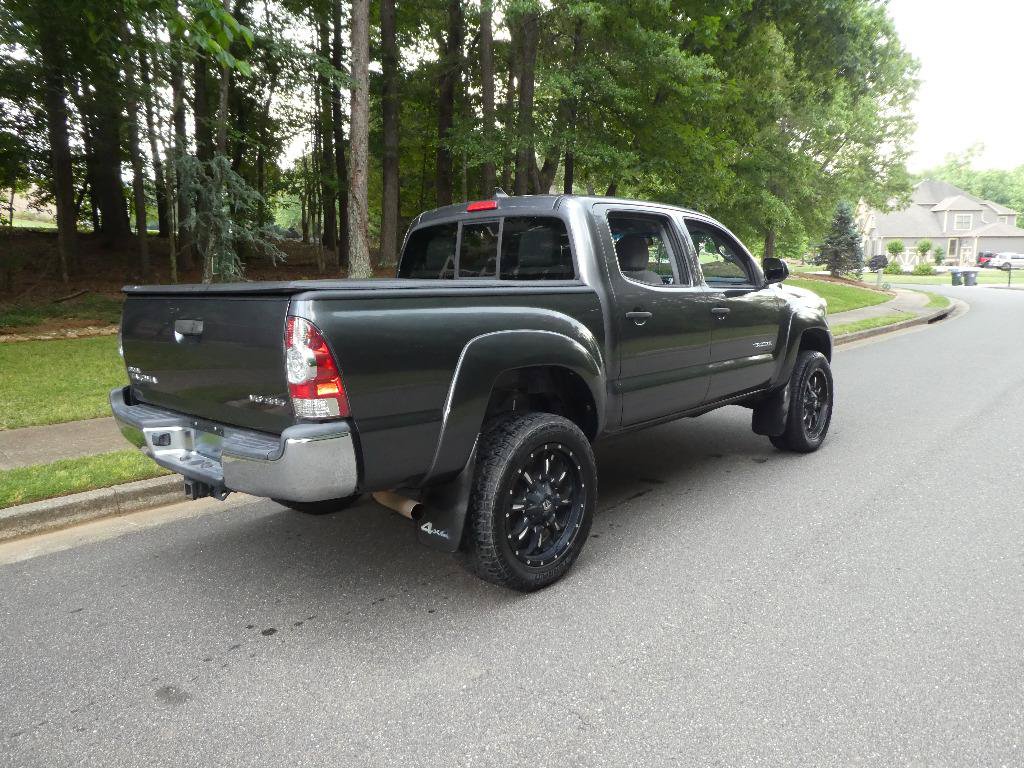 Used 2015 Toyota Tacoma 4x4 Double Cab w/ SR5 Package image 24