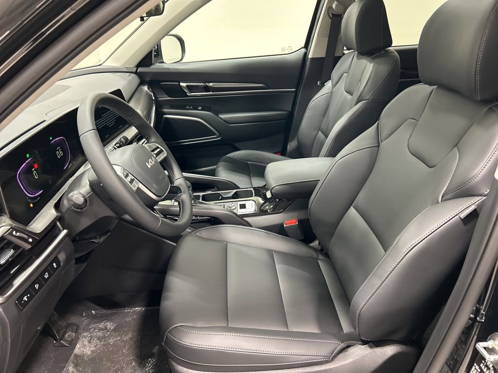 New 2025 Kia Telluride S image 8