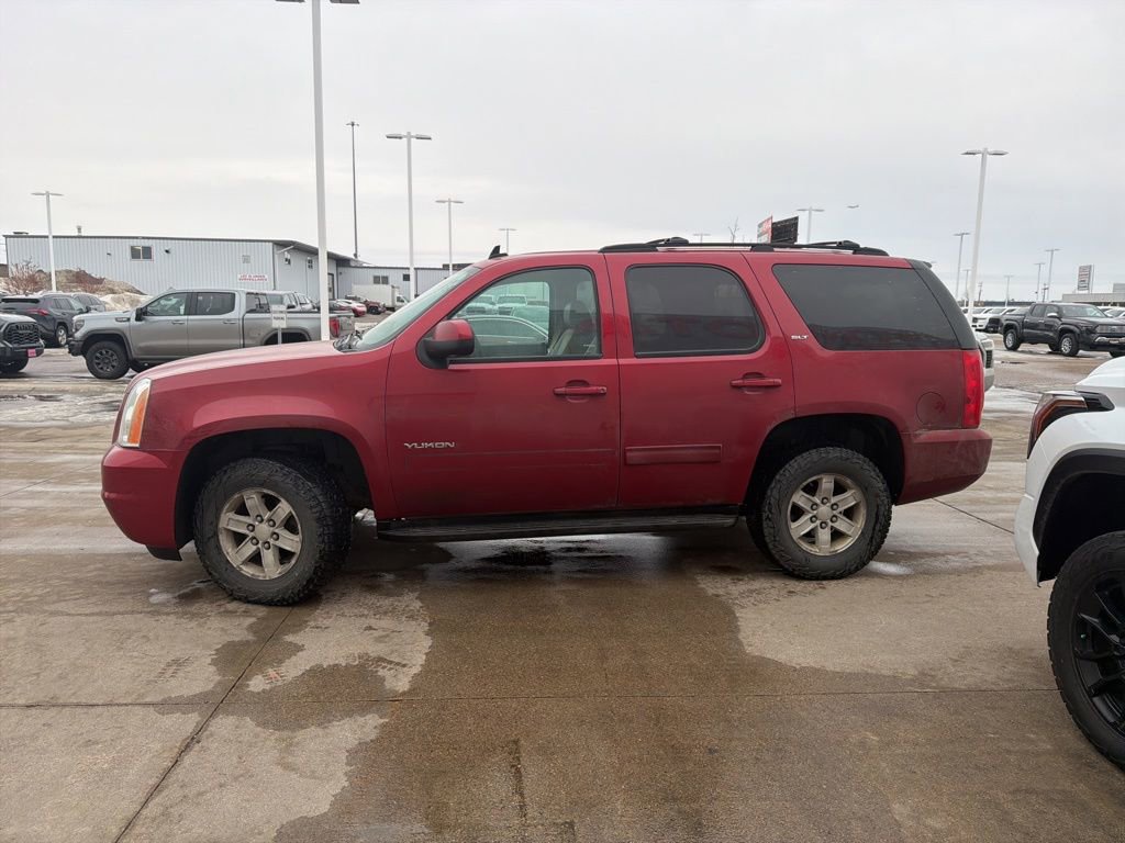Used 2013 GMC Yukon SLT w/ SLT-2 Equipment Package image 2