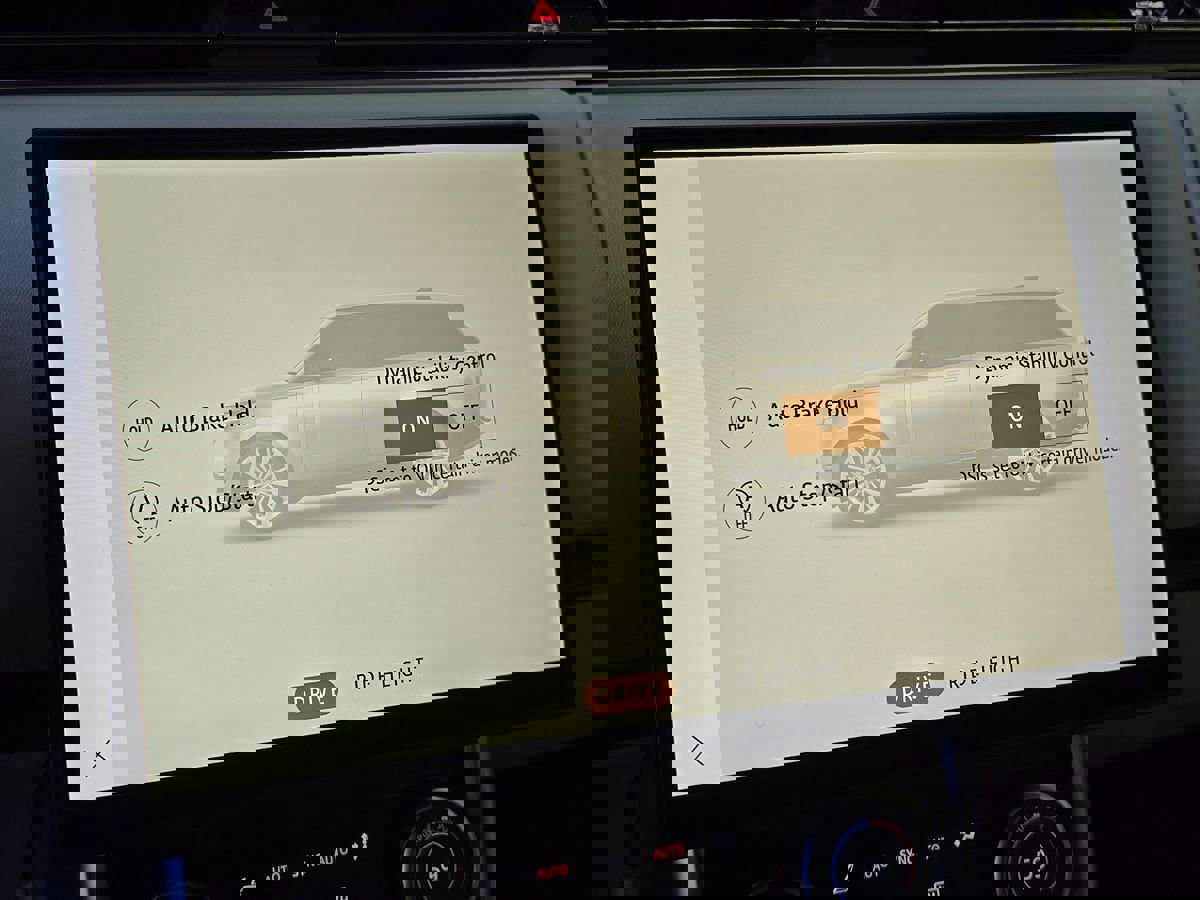 Used 2023 Land Rover Range Rover SE image 42