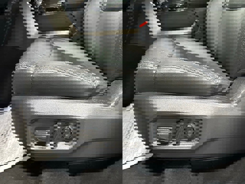 Used 2024 Toyota Tundra Limited image 14