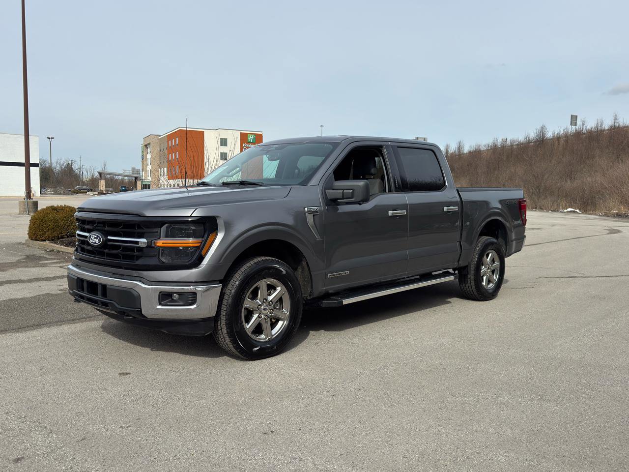 Used 2024 Ford F150 XLT w/ Mobile Office Package image 9