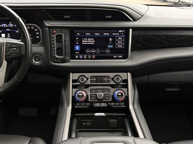 Used 2021 GMC Yukon Denali w/ Denali Premium Package image 17