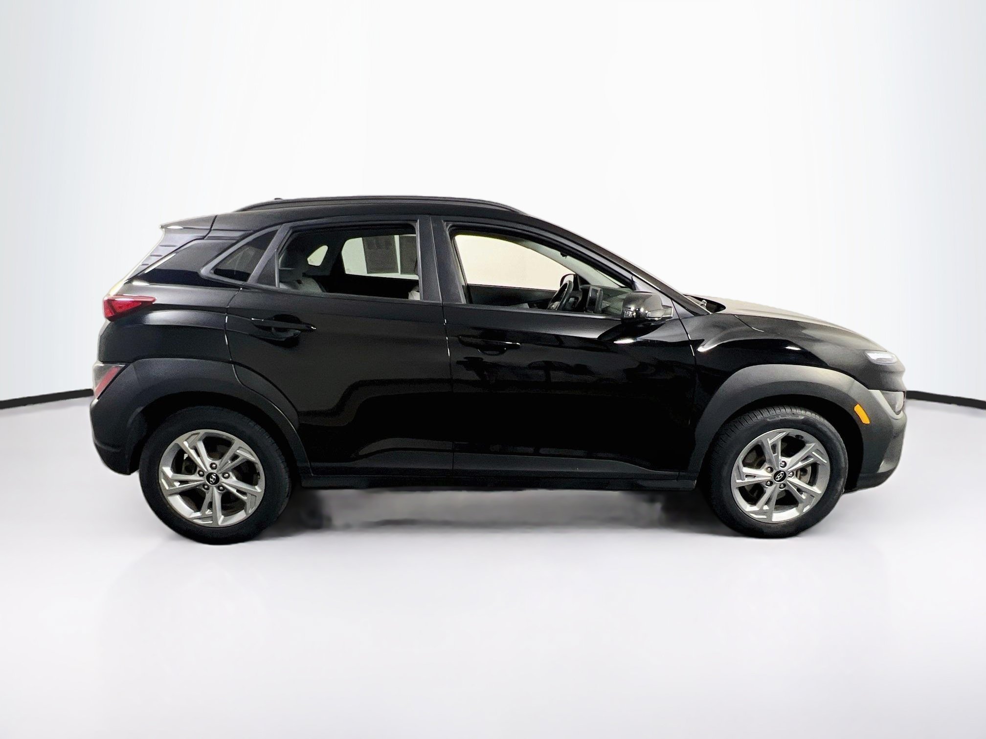 Used 2023 Hyundai Kona SEL w/ Cargo Package AWD/4WD image 4