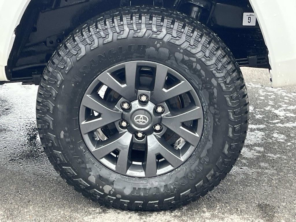 Used 2023 Toyota Tacoma SR5 w/ Technology Package image 12